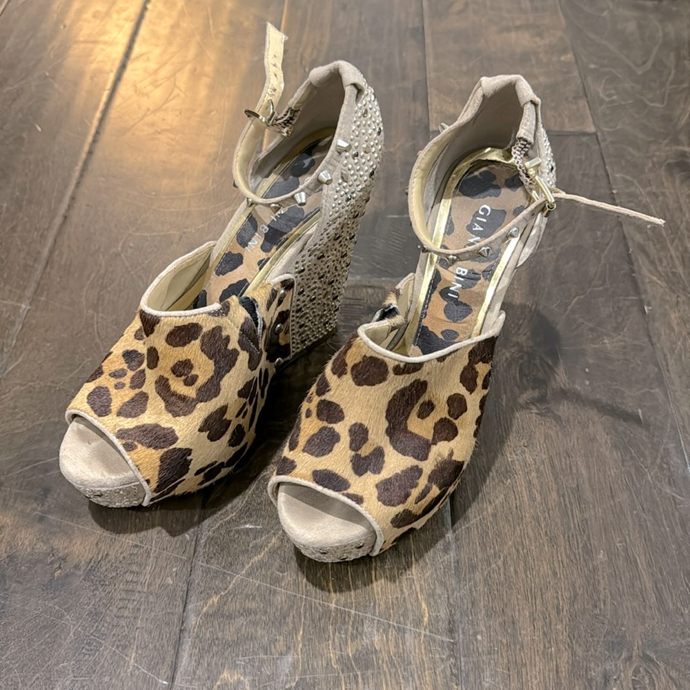 Gainni Bini calf hair leapord gold studded platform heels